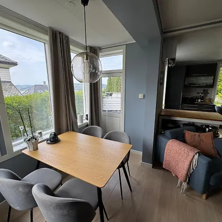 Panoramic Views And Garden! شقة برغن